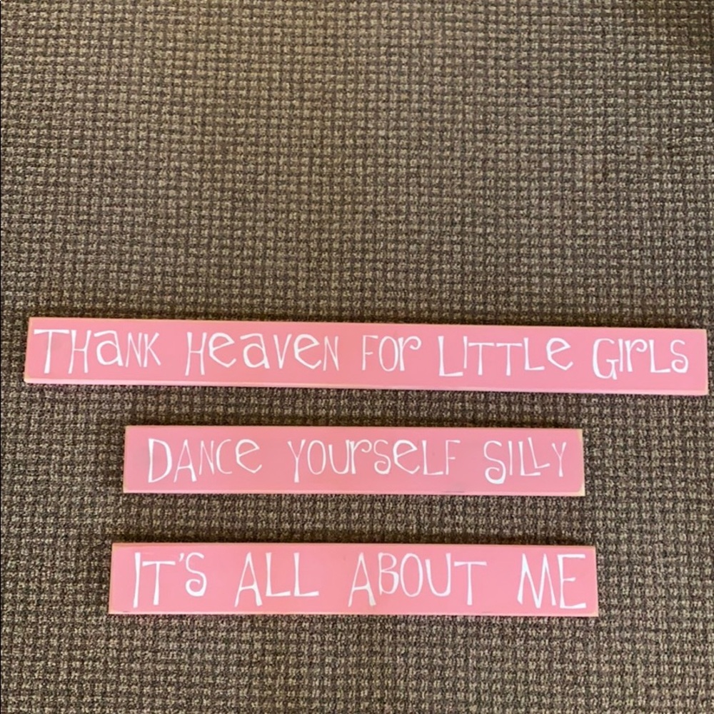 Twelve Timbers wall signs